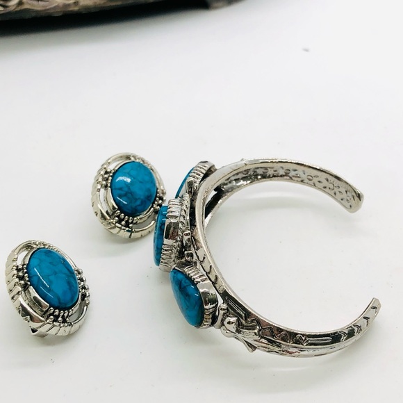 Vintage Ornate ART Turquoise Bracelet Earrings Set - Picture 12 of 16